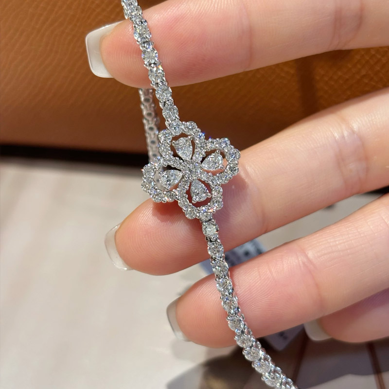 VANTYRE lab grown diamond bracelet or bangle.