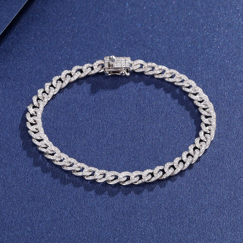 VANTYRE lab grown diamond bracelet or bangle.