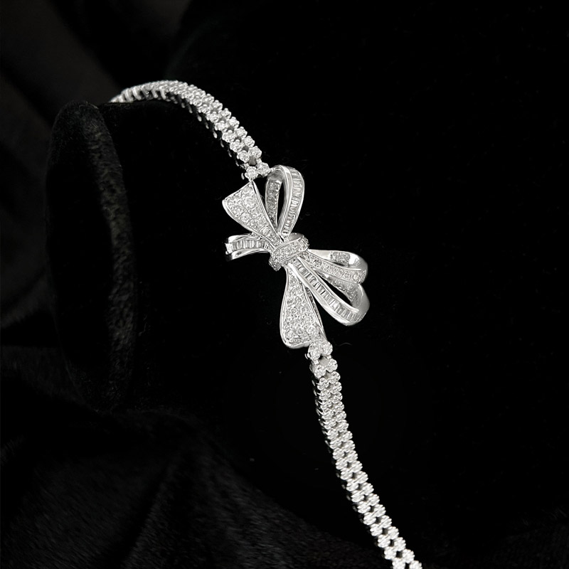 VANTYRE lab grown diamond bracelet or bangle.