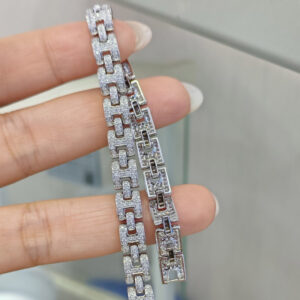 VANTYRE lab grown diamond bracelet or bangle.