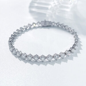 VANTYRE lab grown diamond bracelet or bangle.
