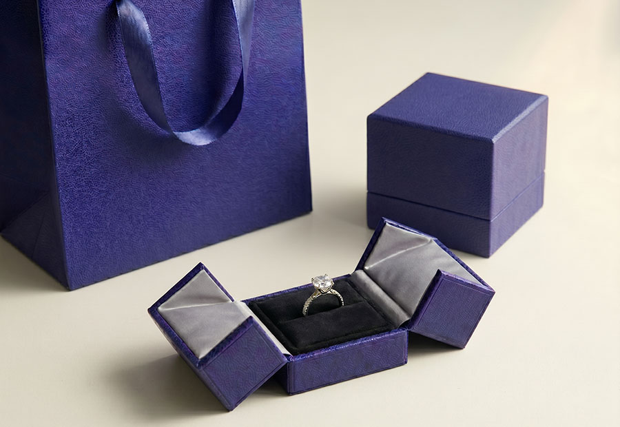VANTYRE jewelry packaging and delivery