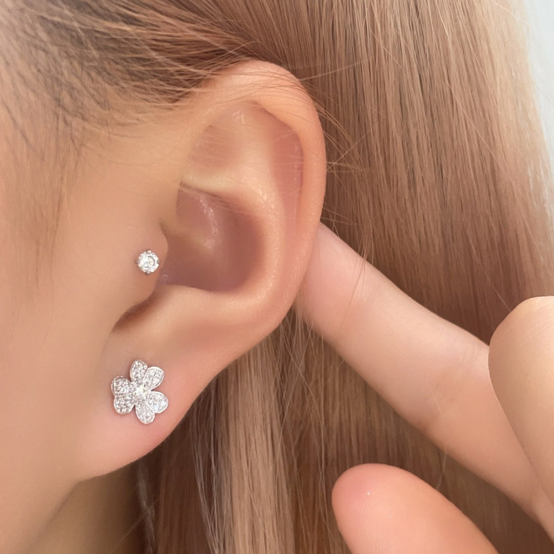 VANTYRE lab grown diamond earrings.