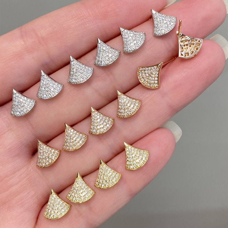VANTYRE lab grown diamond earrings.