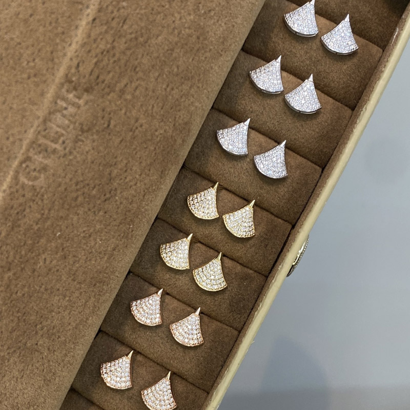 VANTYRE lab grown diamond earrings.