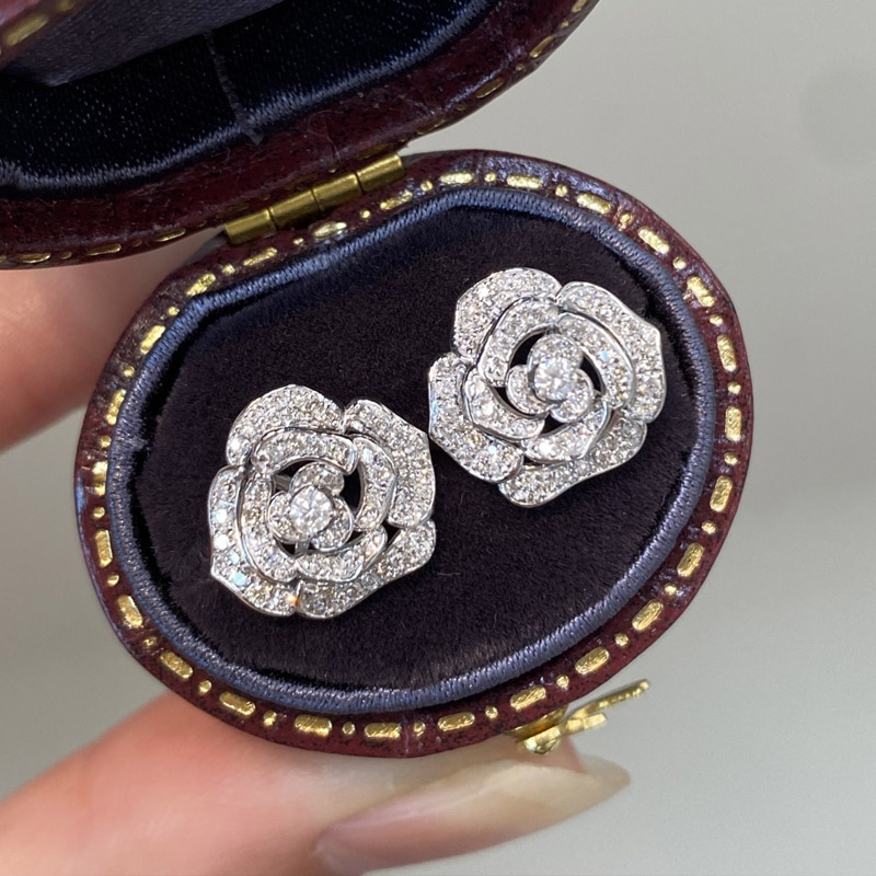 VANTYRE lab grown diamond earrings.
