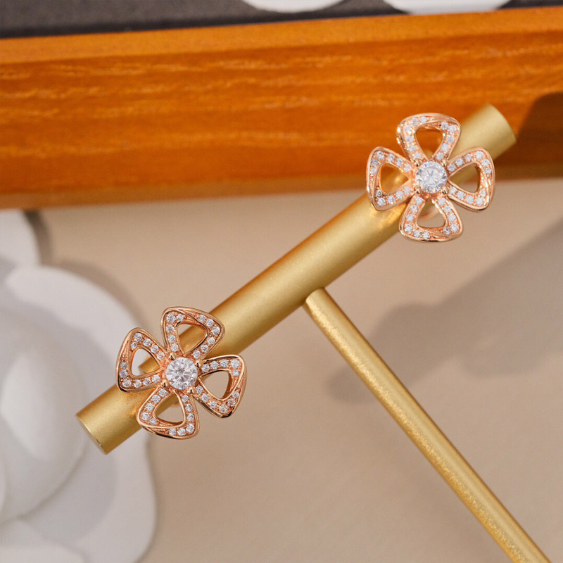 VANTYRE lab grown diamond earrings.