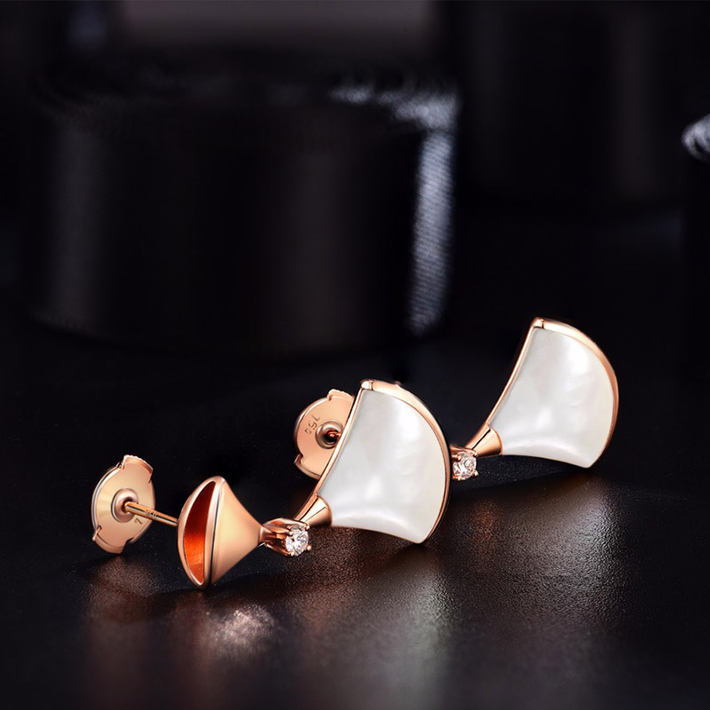 VANTYRE lab grown diamond earrings.