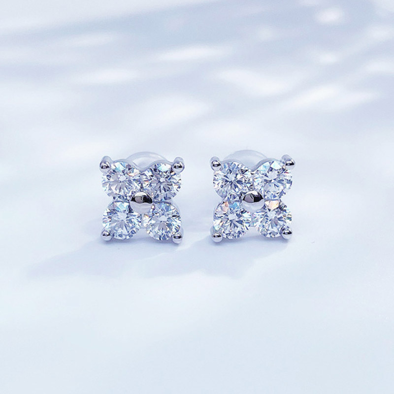 VANTYRE lab grown diamond round earrings.