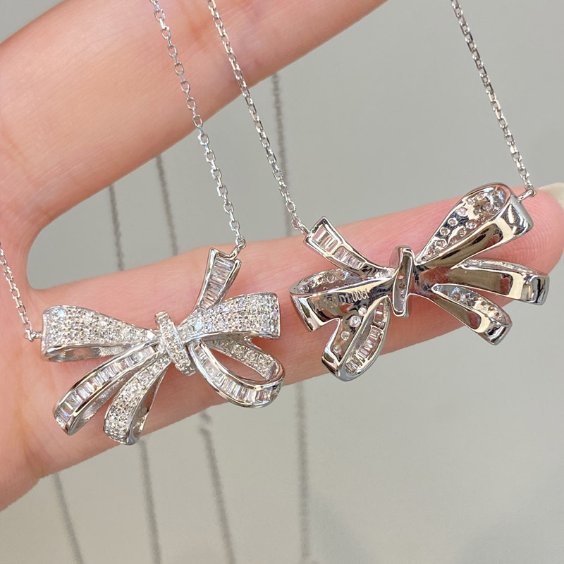 VANTYRE lab grown diamond necklace or pendant.