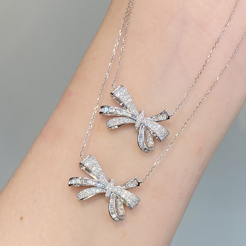 VANTYRE lab grown diamond necklace or pendant.