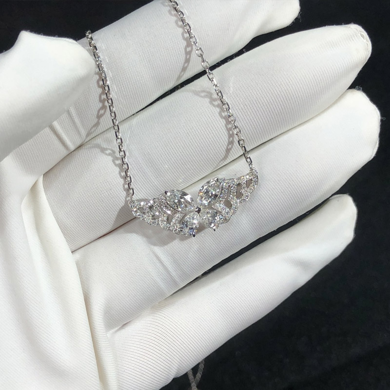 VANTYRE lab grown diamond necklace or pendant.