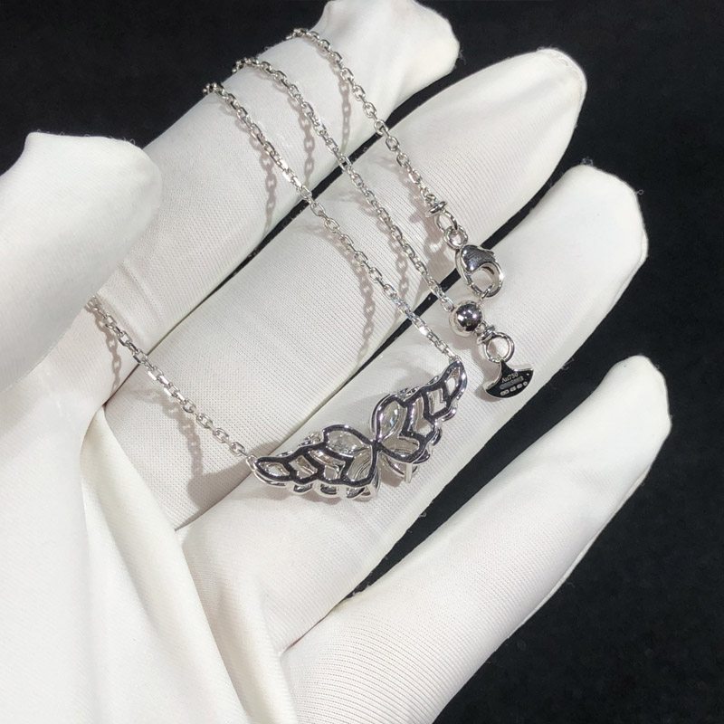 VANTYRE lab grown diamond necklace or pendant.