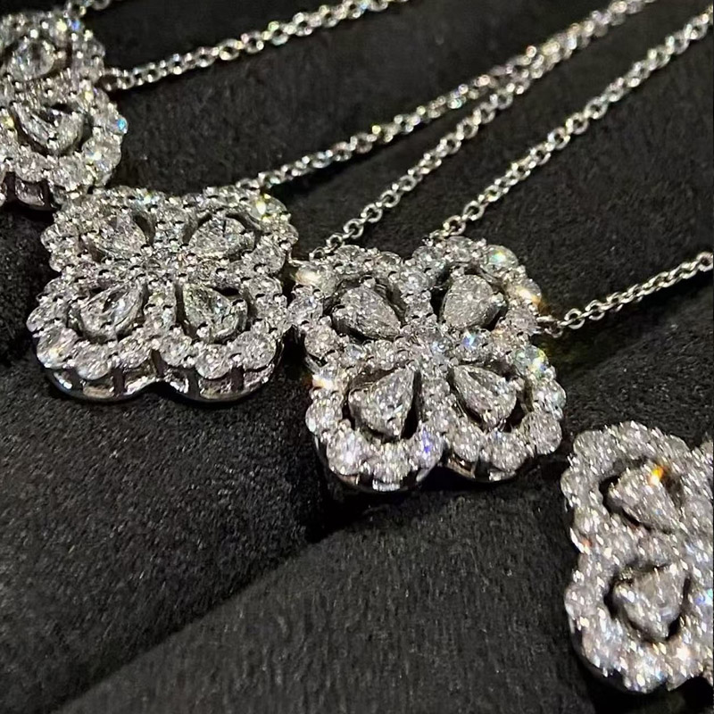 VANTYRE lab grown diamond necklace or pendant.