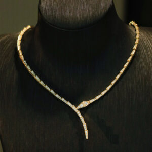 VANTYRE lab grown diamond necklace or pendant.