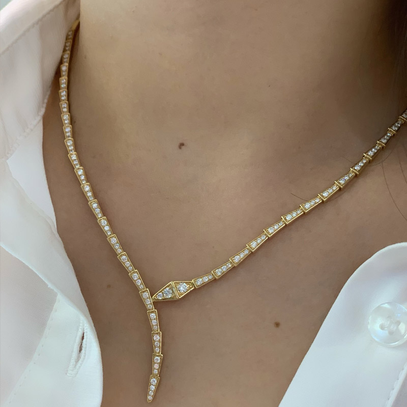 VANTYRE lab grown diamond necklace or pendant.