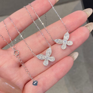VANTYRE lab grown diamond necklace or pendant.