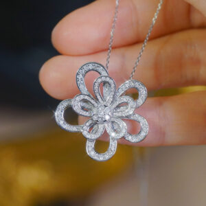 VANTYRE lab grown diamond necklace or pendant.