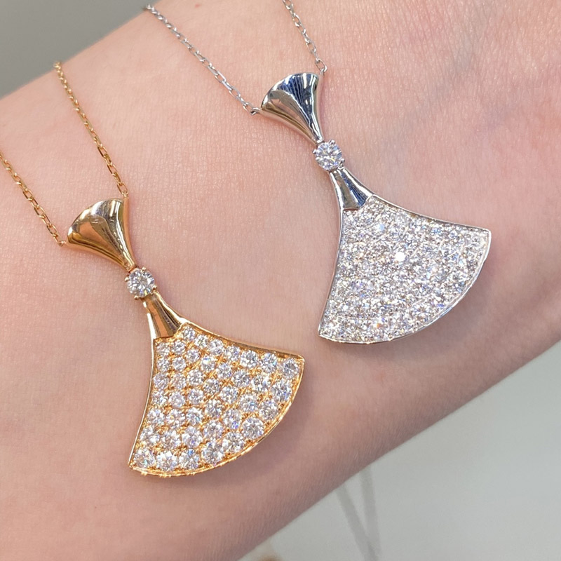 VANTYRE lab grown diamond necklace or pendant.