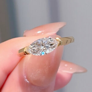 VANTYRE Labgrowndiamond marquise Halo Ring
