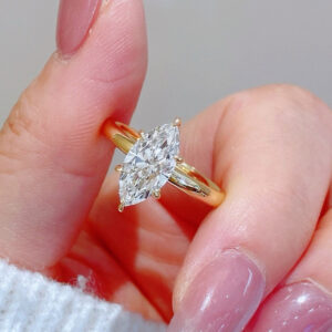 VANTYRE Labgrowndiamond marquise Halo Ring
