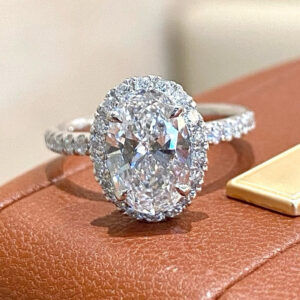 VANTYRE Labgrowndiamond oval Halo Ring