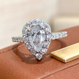 VANTYRE Labgrowndiamond pear Halo Ring