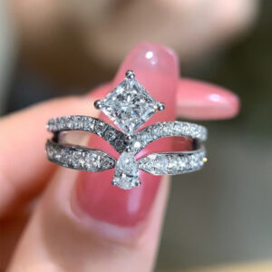 VANTYRE Labgrowndiamond princess Halo Ring