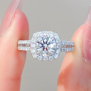 VANTYRE Labgrowndiamond Round Halo Ring