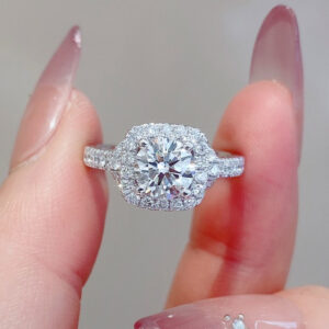VANTYRE Labgrowndiamond Round Halo Ring